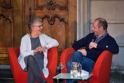 Trudy Dehue en Yvo Smulders in gesprek tijdens de 4e Els Borst Lezing